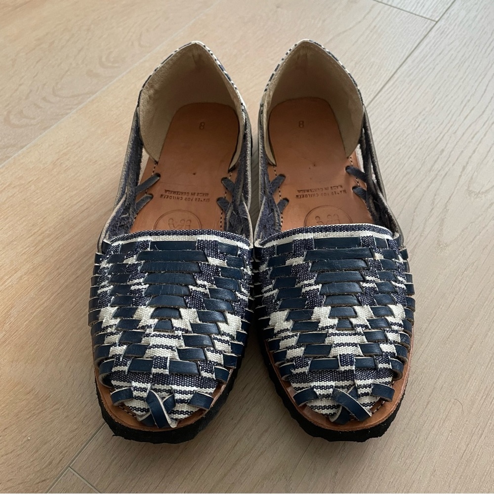 💗 NWOT GAP Navy and Cream Espadrilles